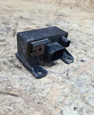 Mercedes-Benz E W211 Glow plug pre-heat relay PA6GF30