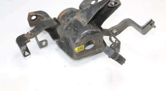 Toyota Auris 150 Engine mount bracket