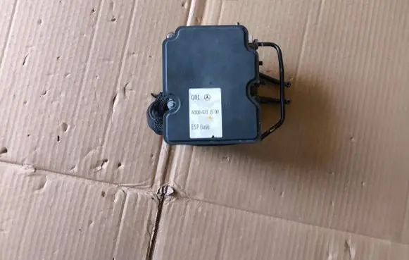 Mercedes-Benz A W176 ABS Pump A0004311500