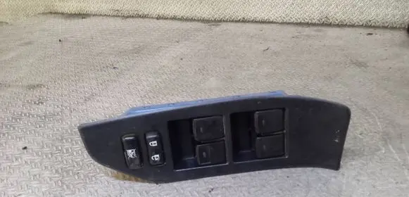 Toyota Verso Electric window control switch 8404005020