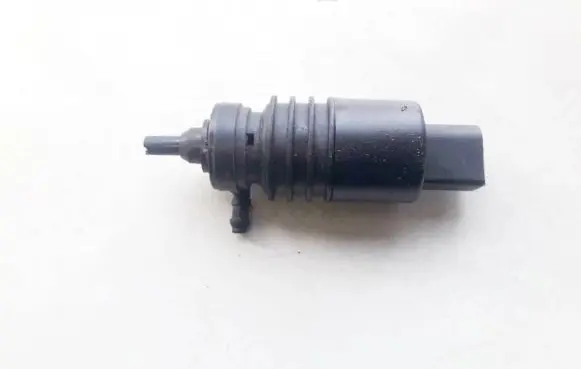 BMW 5 E39 Windscreen/windshield washer pump