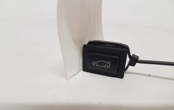 BMW 3 F30 F35 F31 Tailgate/boot open switch button 920031603