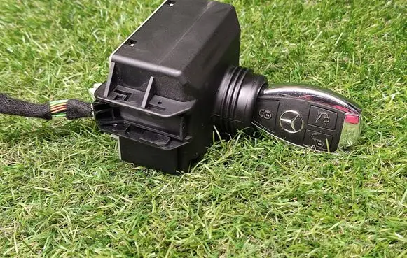 Mercedes-Benz E C207 W207 Ignition lock A2189053501