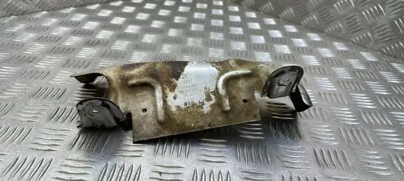 Porsche Cayenne (92A) Heat shield in engine bay 06E253037B