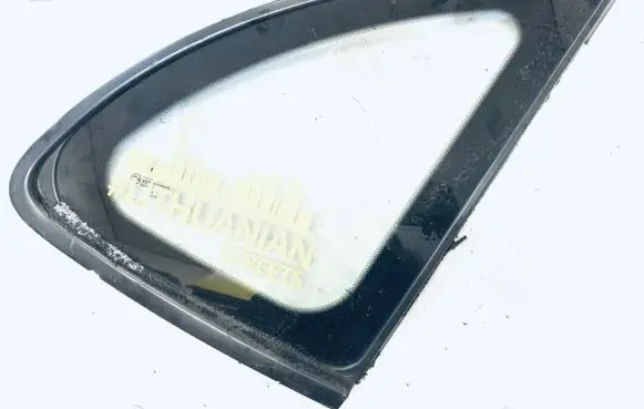 Nissan Almera Tino Rear side window