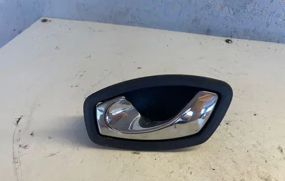 Renault Megane III Front door interior handle 826730001R