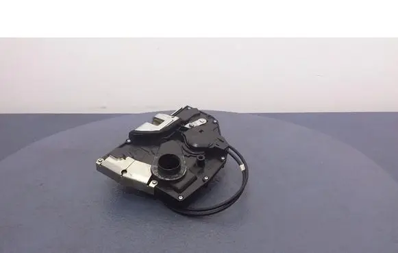 Suzuki Swift I Front door lock 