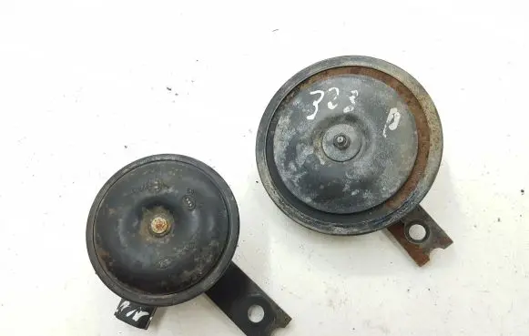 KIA Carens II Horn signal 966301D100 E428R000033