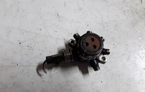 Renault Megane II Fuel main line pipe H8200584034 8200584034