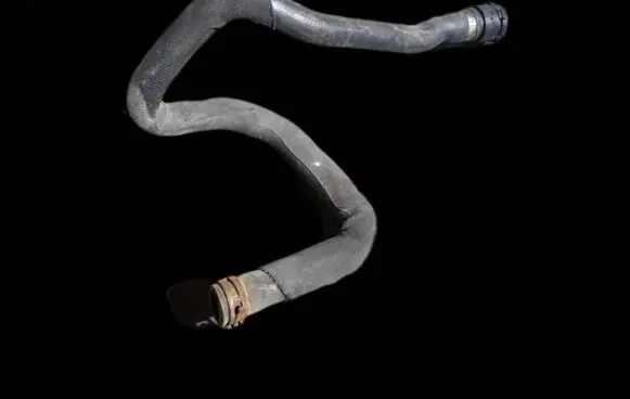 BMW 5 E60 E61 Engine coolant pipe/hose 6912687