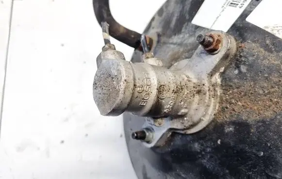 Nissan X-Trail T31 Master brake cylinder