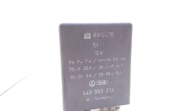 Volkswagen Transporter - Caravelle T4 Hazard warning light relay 443953233