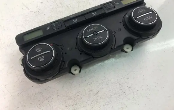 Volkswagen PASSAT B6 Interior fan control switch 74677532V
