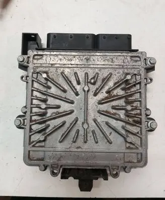 Volvo V60 Engine control unit/module 31303388