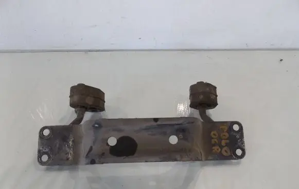 Volkswagen Polo IV 9N3 Muffler mount bracket/holder 6Q0253461B