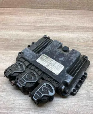 Nissan Primera Engine control unit/module ECU 23710AW38A 0281011644