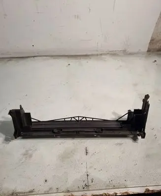 BMW 5 F10 F11 Radiator mount bracket 8509171