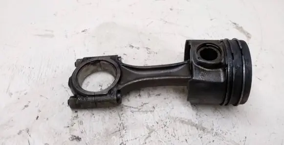 Ford Mondeo MK V Piston with connecting rod