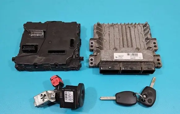 Opel Movano B Engine control unit/module ECU 237105093R IMPRK1450123