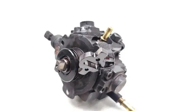 Jaguar XF Fuel injection high pressure pump 9683268980 0445010139