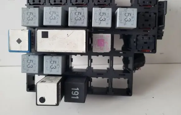 Porsche Boxster 986 Fuse module 99661010400