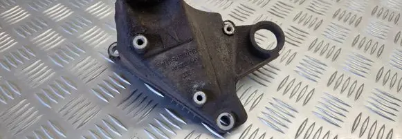 Audi A4 S4 B5 8D Gearbox mounting bracket 8D0399114S