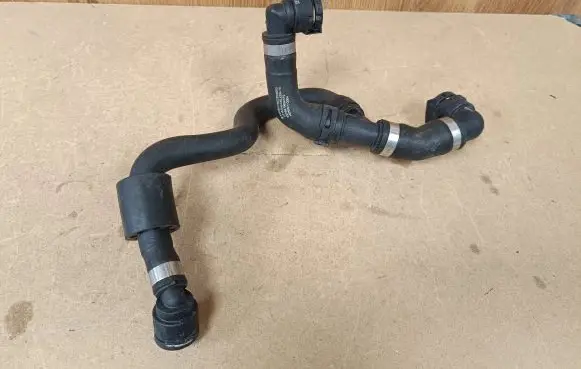 Mercedes-Benz GLC X253 C253 Engine coolant pipe/hose A2135016982