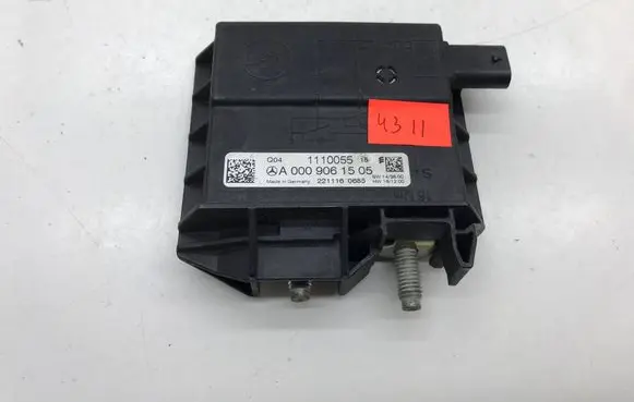 Mercedes-Benz C W205 Battery relay fuse A0009061505 1110055 2211160685