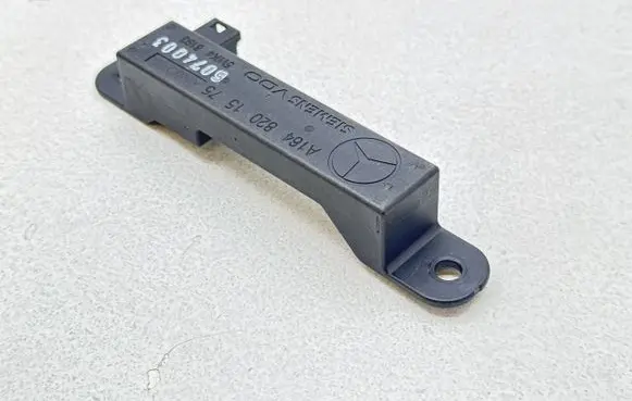 Mercedes-Benz S W221 Keyless system antenna A1648201575