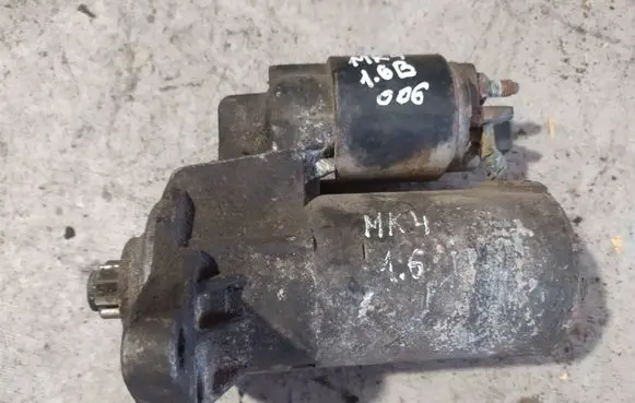 Volkswagen Golf IV Starter motor 0001121006