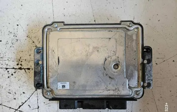 Ford Focus C-MAX Engine control unit/module 8M5112A650LG 0281011701