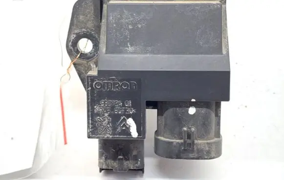 Peugeot 508 Fan control module 9662872380