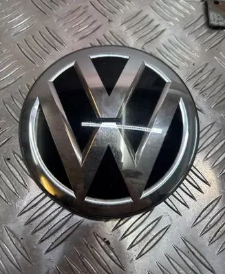 Volkswagen Polo VI Manufacturer badge logo/emblem 2GA853601 00333124 199147