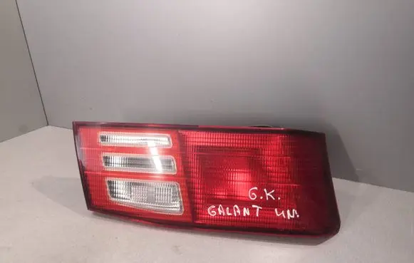 Mitsubishi Galant Tailgate rear/tail lights 22687201
