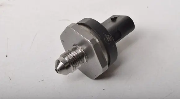 BMW X1 F48 F49 Fuel pressure sensor 0261547002