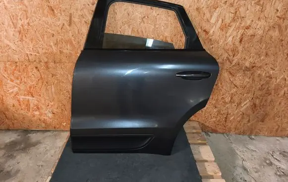 Porsche Macan (95B) Rear door 