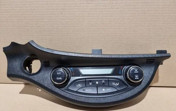 Toyota Yaris Climate control unit 559000D340