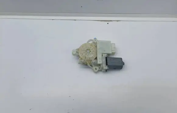 BMW X5 G05 Front door window regulator motor 9479071 0000729241 C92036103