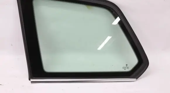 Volkswagen Golf VII Rear side window
