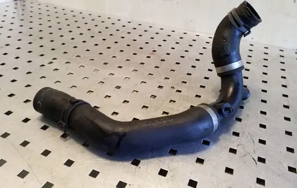 Volkswagen Golf Plus Engine coolant pipe/hose 1K0122101JR