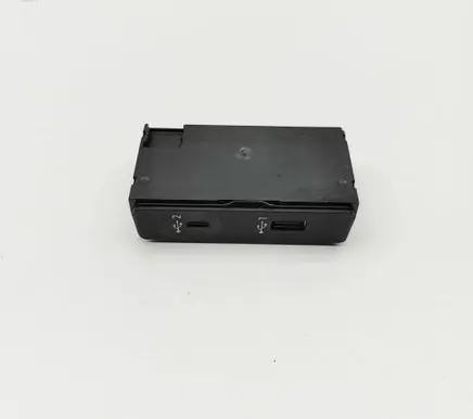 Audi Q3 F3 USB socket connector 83A035736
