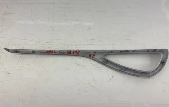 Opel Zafira C Front door trim (molding) 13308144