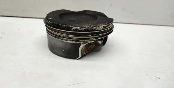BMW 1 E82 E88 Piston 