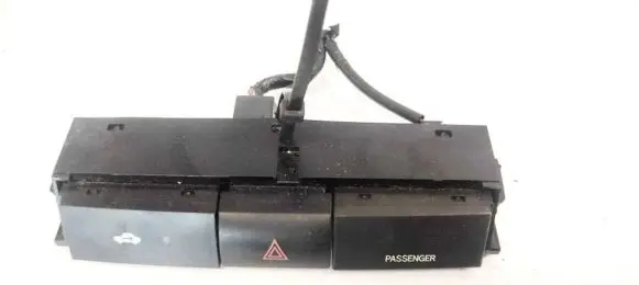 Toyota Corolla Verso AR10 Hazard light switch 153965