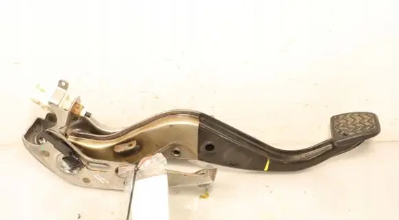Toyota Yaris Clutch pedal 