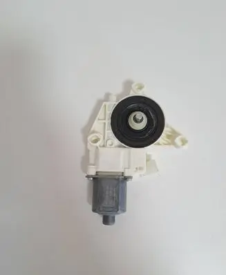 Mercedes-Benz GLA W156 Front door window regulator motor A2469065100 933865101