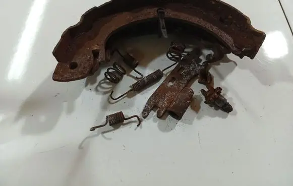 Toyota Corolla Verso AR10 Handbrake/parking brake pads 