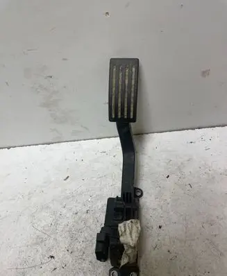 Ford Focus Accelerator throttle pedal 4M519F836AH