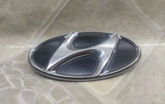 Hyundai ix 55 Manufacturer badge logo/emblem 865193J000