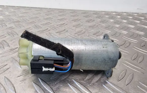Volkswagen Touareg I Seat adjustment motor 0130002530